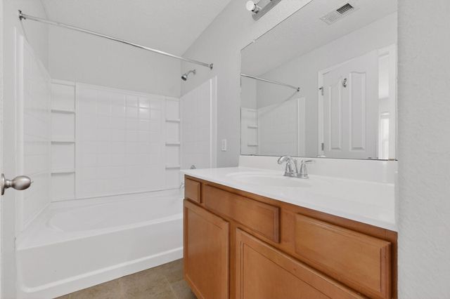601 Menaul Boulevard NE UNIT 302, Albuquerque, NM 87107