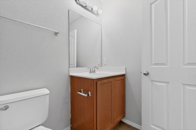 601 Menaul Boulevard NE UNIT 302, Albuquerque, NM 87107