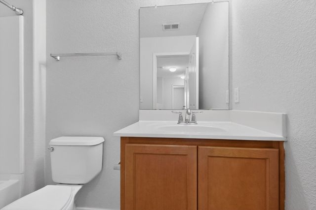 601 Menaul Boulevard NE UNIT 302, Albuquerque, NM 87107
