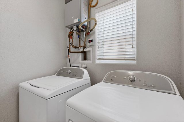 601 Menaul Boulevard NE UNIT 302, Albuquerque, NM 87107