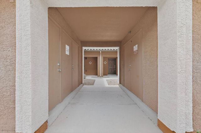 601 Menaul Boulevard NE UNIT 302, Albuquerque, NM 87107