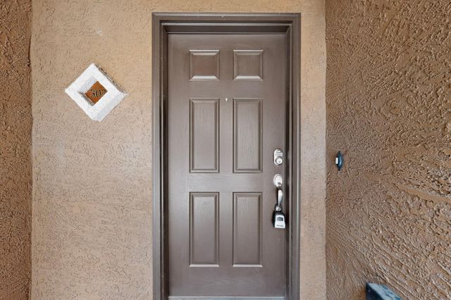 601 Menaul Boulevard NE UNIT 302, Albuquerque, NM 87107