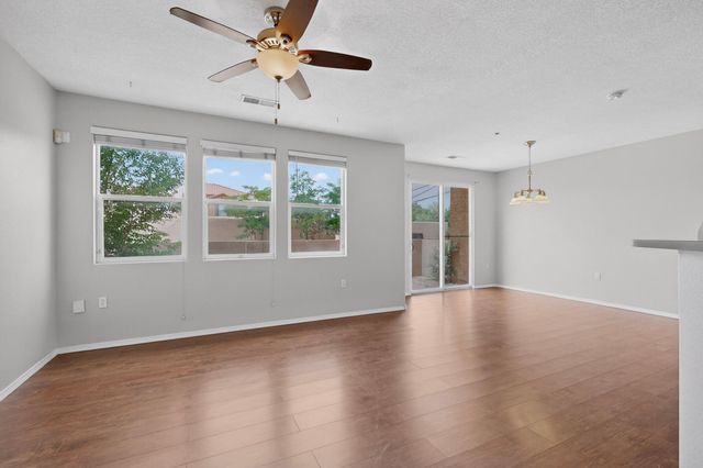 601 Menaul Boulevard NE UNIT 302, Albuquerque, NM 87107
