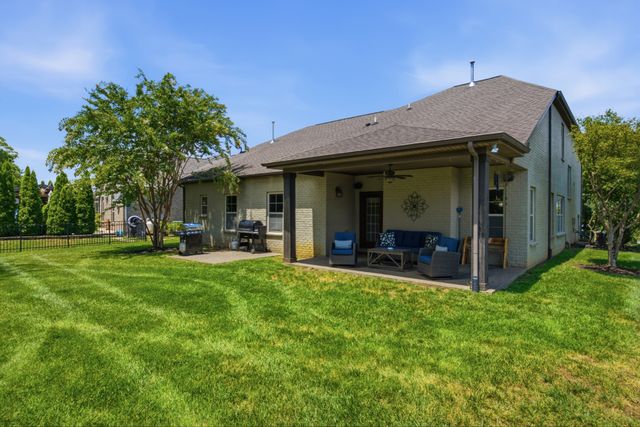 1005 Vinings Blvd, Gallatin, TN 37066