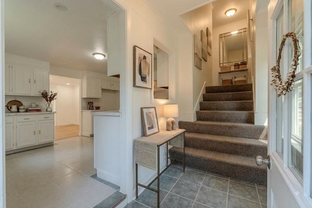 34 Hawthorne St, North Attleboro, MA 02760