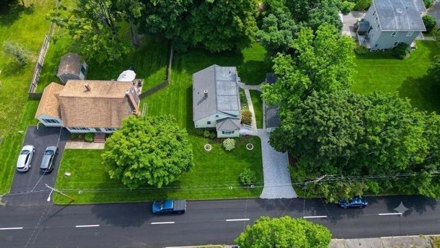 34 Hawthorne St, North Attleboro, MA 02760