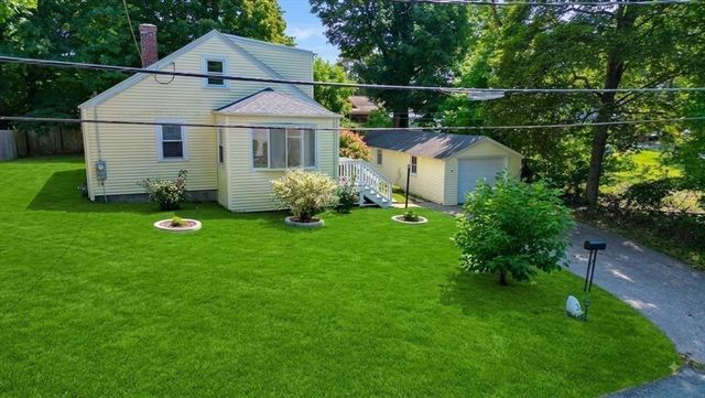 34 Hawthorne St, North Attleboro, MA 02760