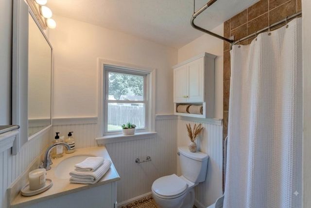 34 Hawthorne St, North Attleboro, MA 02760
