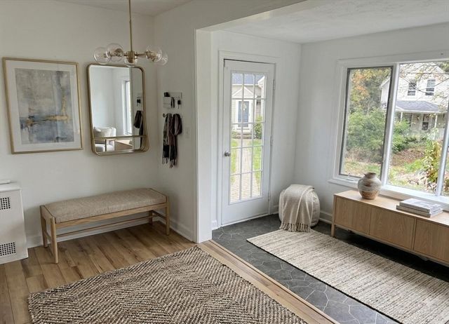 34 Hawthorne St, North Attleboro, MA 02760