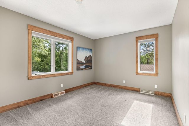 8125 Tierneys Woods Curve, Bloomington, MN 55438