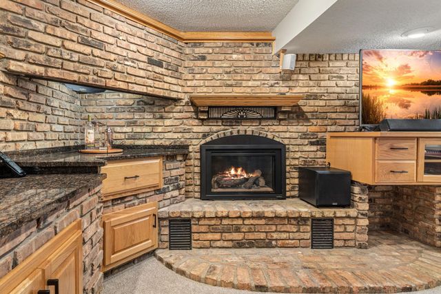 8125 Tierneys Woods Curve, Bloomington, MN 55438