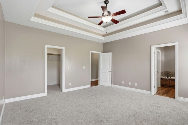 2003 AUGUST BRIGGS DR, Columbia, MO 65201