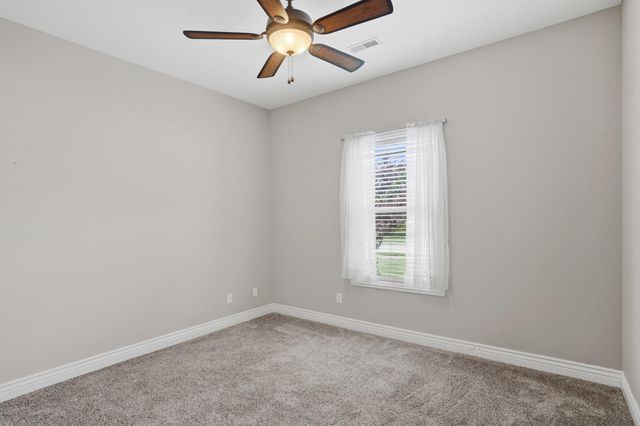 2003 AUGUST BRIGGS DR, Columbia, MO 65201