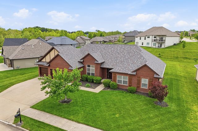2003 AUGUST BRIGGS DR, Columbia, MO 65201