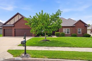 2003 AUGUST BRIGGS DR, Columbia, MO 65201