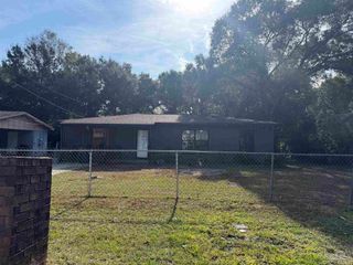 6647 Hampton Rd, Pensacola, FL 32505