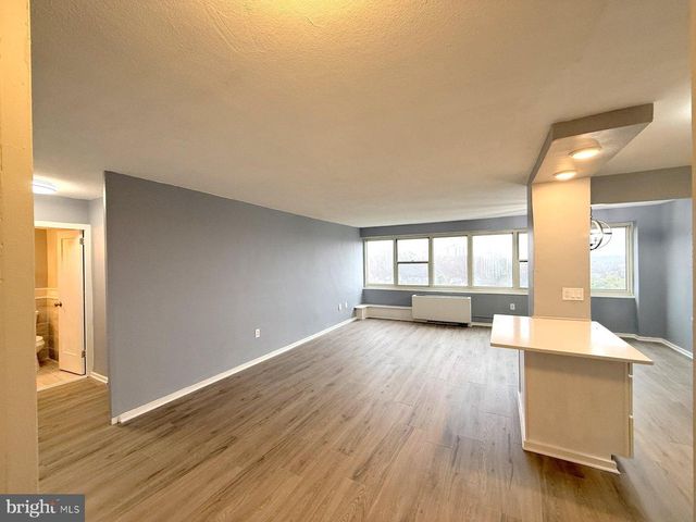 903 BARCLAY TOWERS, Cherry Hill, NJ 08034