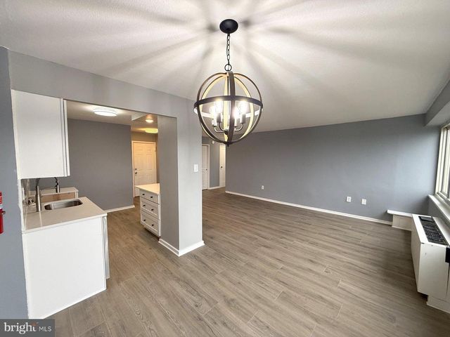 903 BARCLAY TOWERS, Cherry Hill, NJ 08034