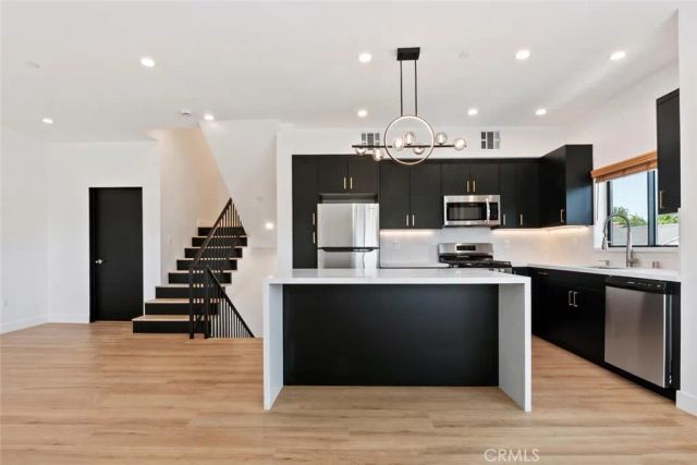 2633 S Cochran, Los Angeles, CA 90016