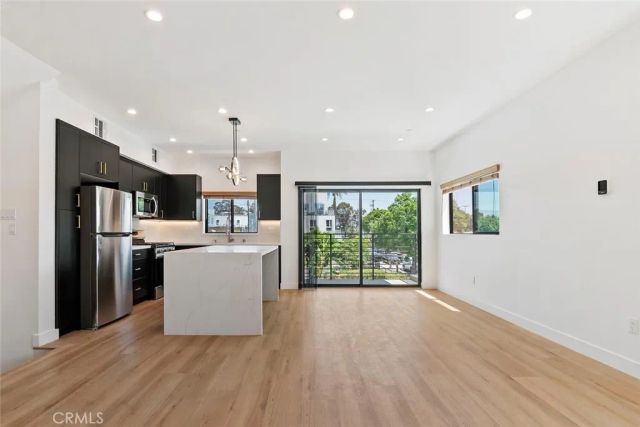 2633 S Cochran, Los Angeles, CA 90016