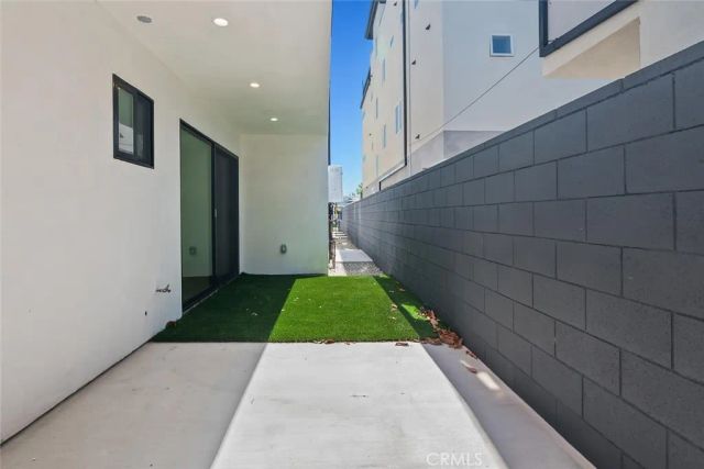 2633 S Cochran, Los Angeles, CA 90016