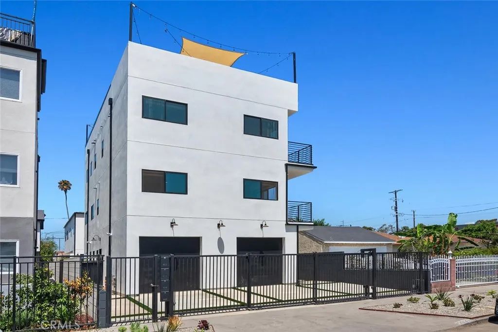 2633 S Cochran, Los Angeles, CA 90016