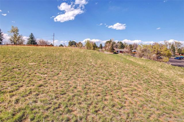 7402 W 76th Avenue, Arvada, CO 80003