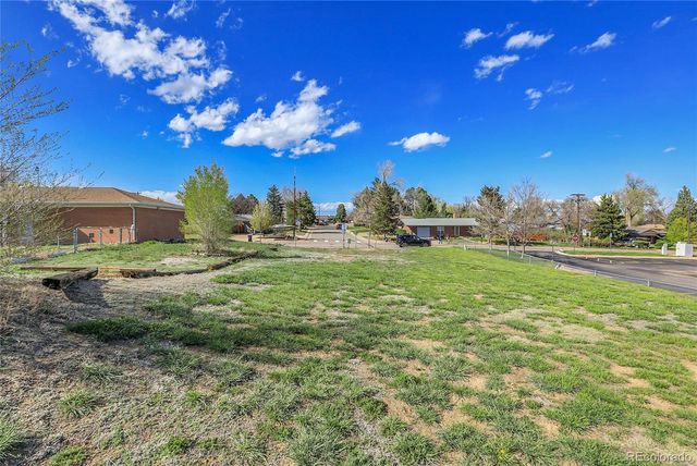 7402 W 76th Avenue, Arvada, CO 80003