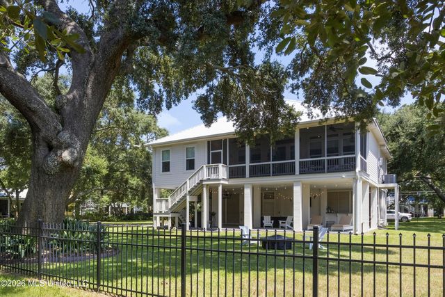 125 Terrace Drive, Pass Christian, MS 39571