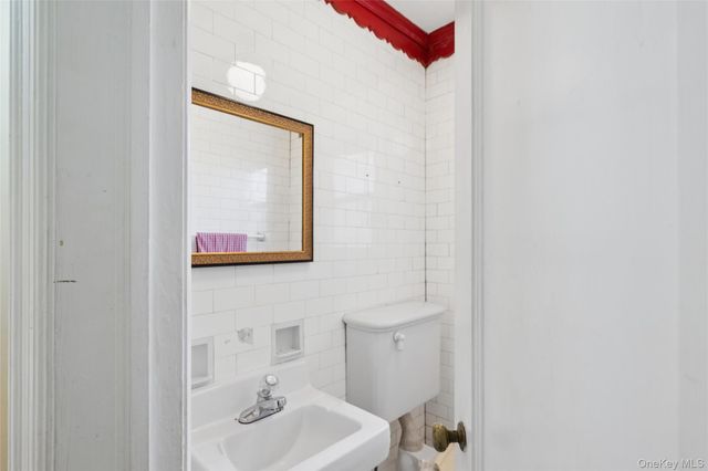 193-12 Foothill Avenue, Holliswood, NY 11423