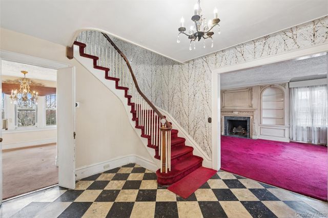 193-12 Foothill Avenue, Holliswood, NY 11423