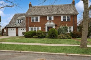 193-12 Foothill Avenue, Holliswood, NY 11423