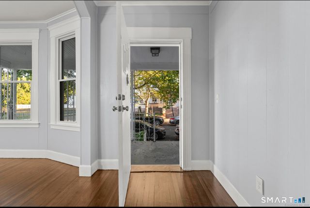 292 West Ivy Street 1st floor, New Haven, CT 06511