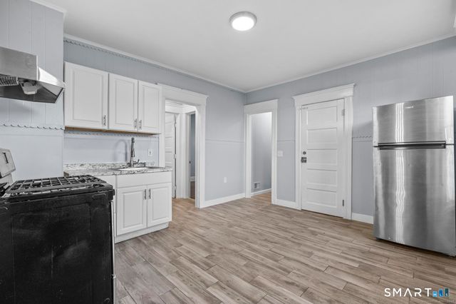 292 West Ivy Street 1st floor, New Haven, CT 06511