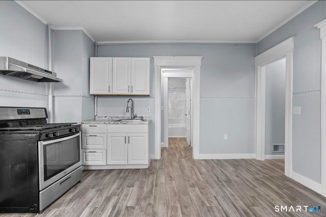 292 West Ivy Street 1st floor, New Haven, CT 06511