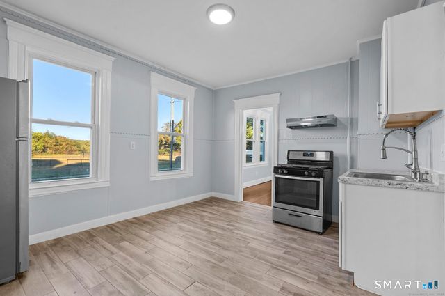 292 West Ivy Street 1st floor, New Haven, CT 06511