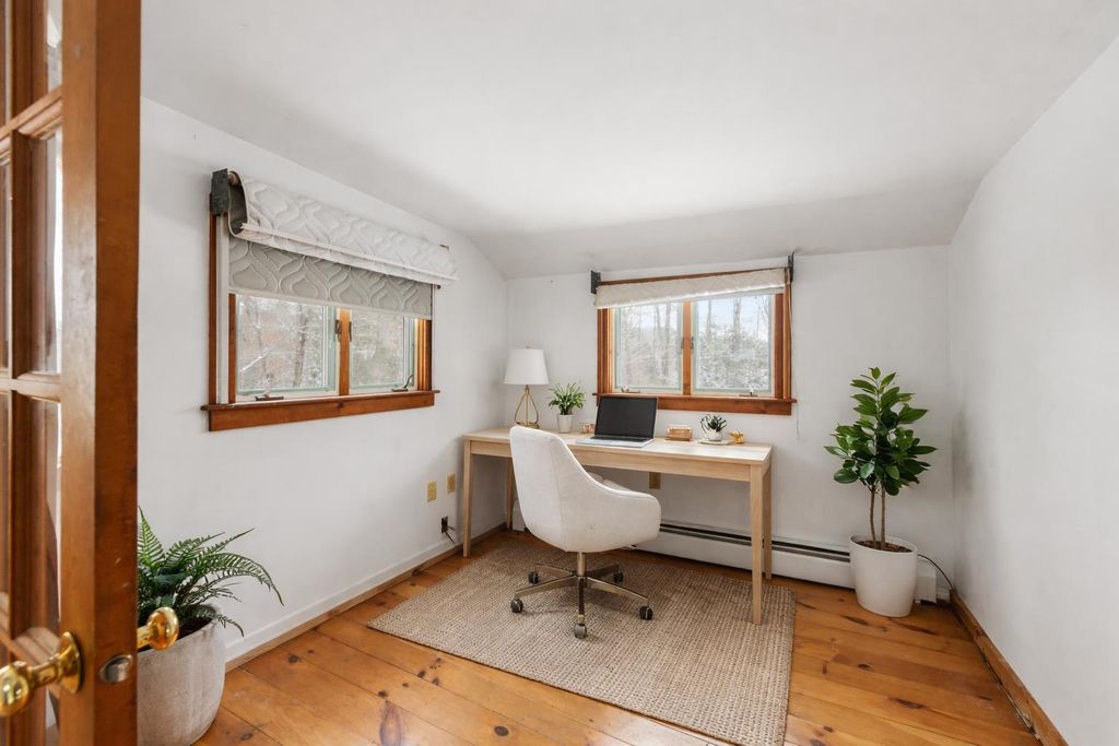 8 Avery Road, Campton, NH 03223