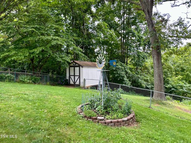 233 Lakeview Circle, Kingsport, TN 37663