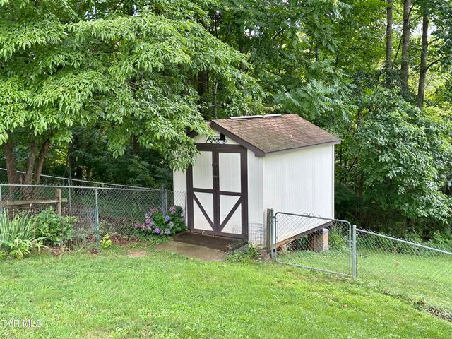 233 Lakeview Circle, Kingsport, TN 37663