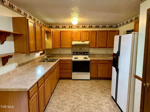 233 Lakeview Circle, Kingsport, TN 37663