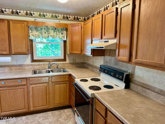 233 Lakeview Circle, Kingsport, TN 37663