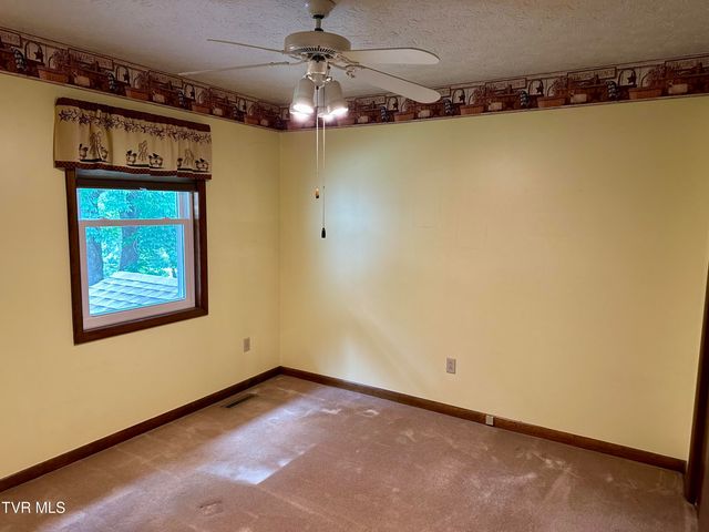 233 Lakeview Circle, Kingsport, TN 37663