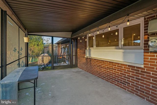 47 PLUMBRIDGE DR, Levittown, PA 19056