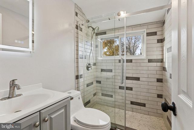 47 PLUMBRIDGE DR, Levittown, PA 19056