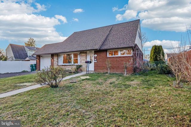 47 PLUMBRIDGE DR, Levittown, PA 19056