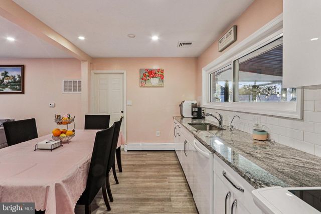 47 PLUMBRIDGE DR, Levittown, PA 19056