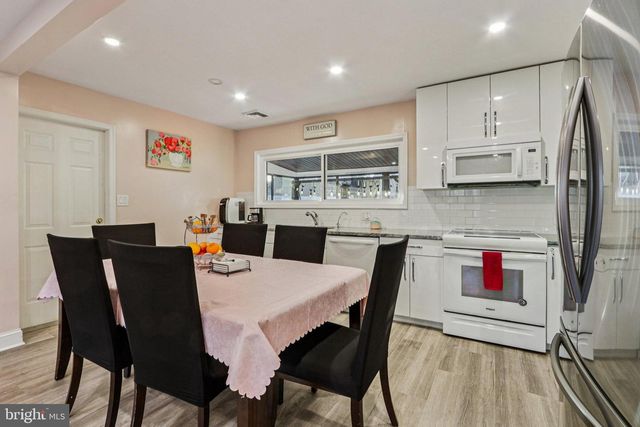 47 PLUMBRIDGE DR, Levittown, PA 19056