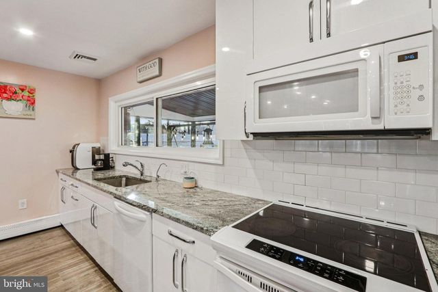 47 PLUMBRIDGE DR, Levittown, PA 19056