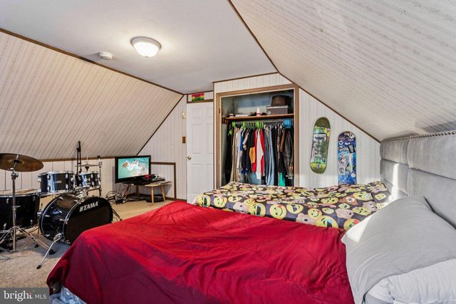 47 PLUMBRIDGE DR, Levittown, PA 19056