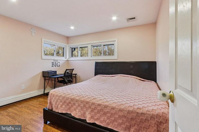 47 PLUMBRIDGE DR, Levittown, PA 19056